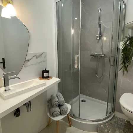 Chaleureux - Parking Facile - 5min D'angouleme Apartament *