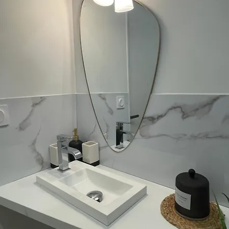 Chaleureux - Parking Facile - 5min D'angouleme *